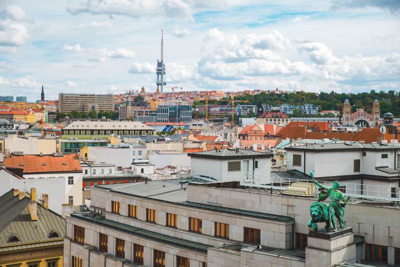 Bloomberg: ČNB by podle guvernéra mohla už tento měsíc zvýšit úroky
