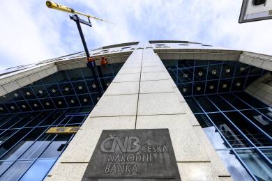 ČNB přerušila uvolňování měnové politiky, úrokovou sazbu nechala čtyři procenta