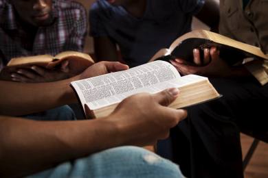 Trump se zapojil do maratonu ve čtení Bible pořádaného konzervativci