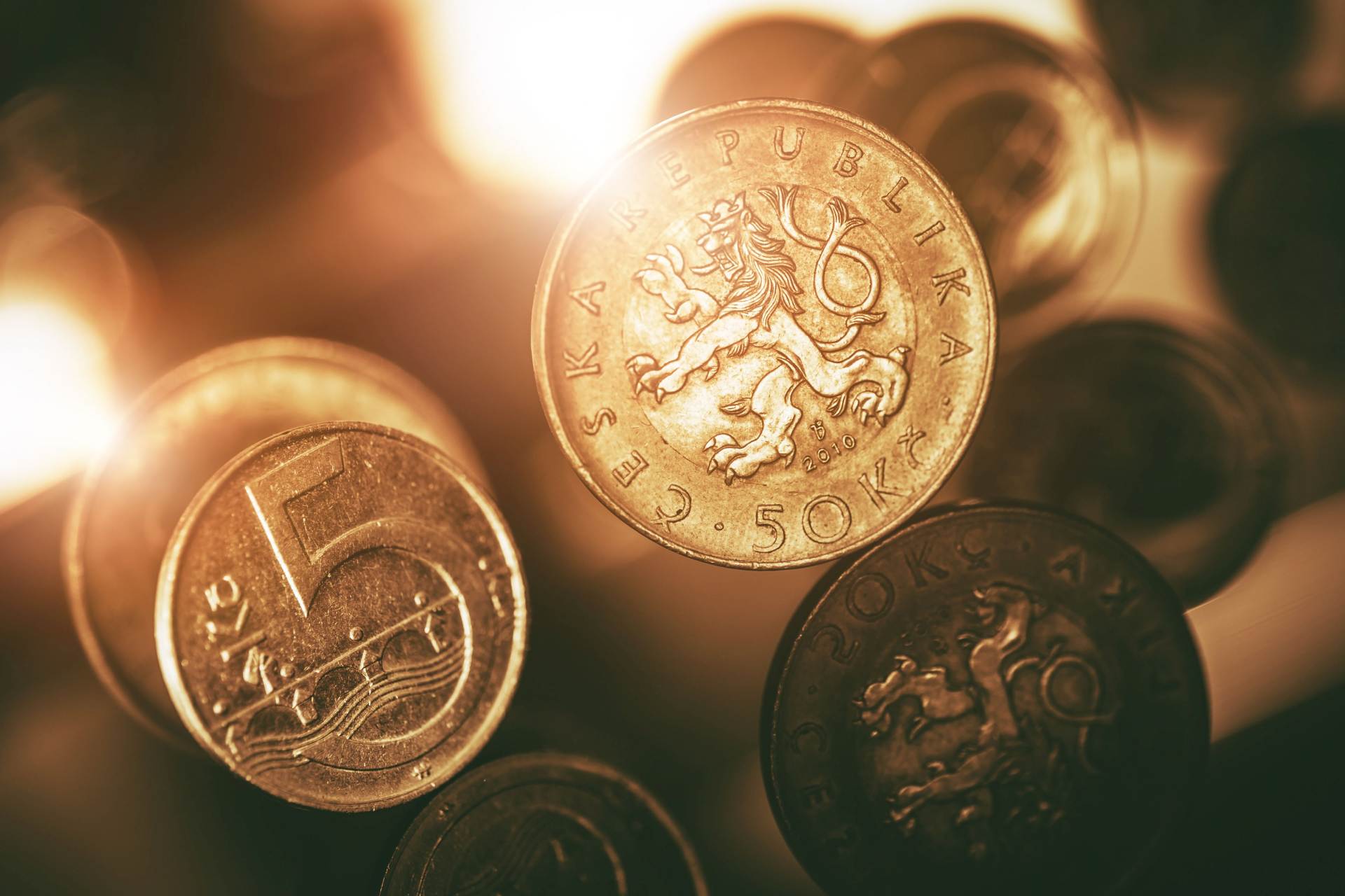 Analytici: Rozhodnutí ČNB o sazbách se čekalo, koruna tak na něj nereagovala