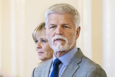 Prezident daroval krev a apeloval na nové dárce, kterých není dostatek