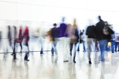 Návrh: Cizinci ze sedmi zemí nebudou v ČR potřebovat povolení k práci