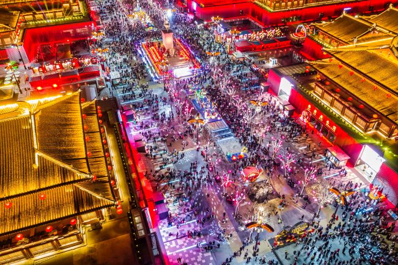 Čína prodlužuje svátky kolem nového lunárního roku o den, aby podpořila spotřebu