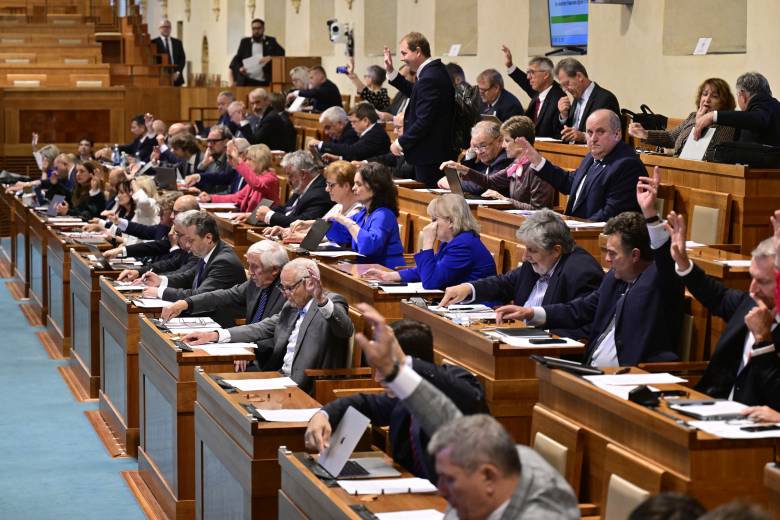 Senát se ztotožnil s lidoveckým návrhem uzákonit 28. srpen jako Den Orla