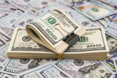 Dolar po krachu mírových rozhovorů mezi USA a Íránem posiluje