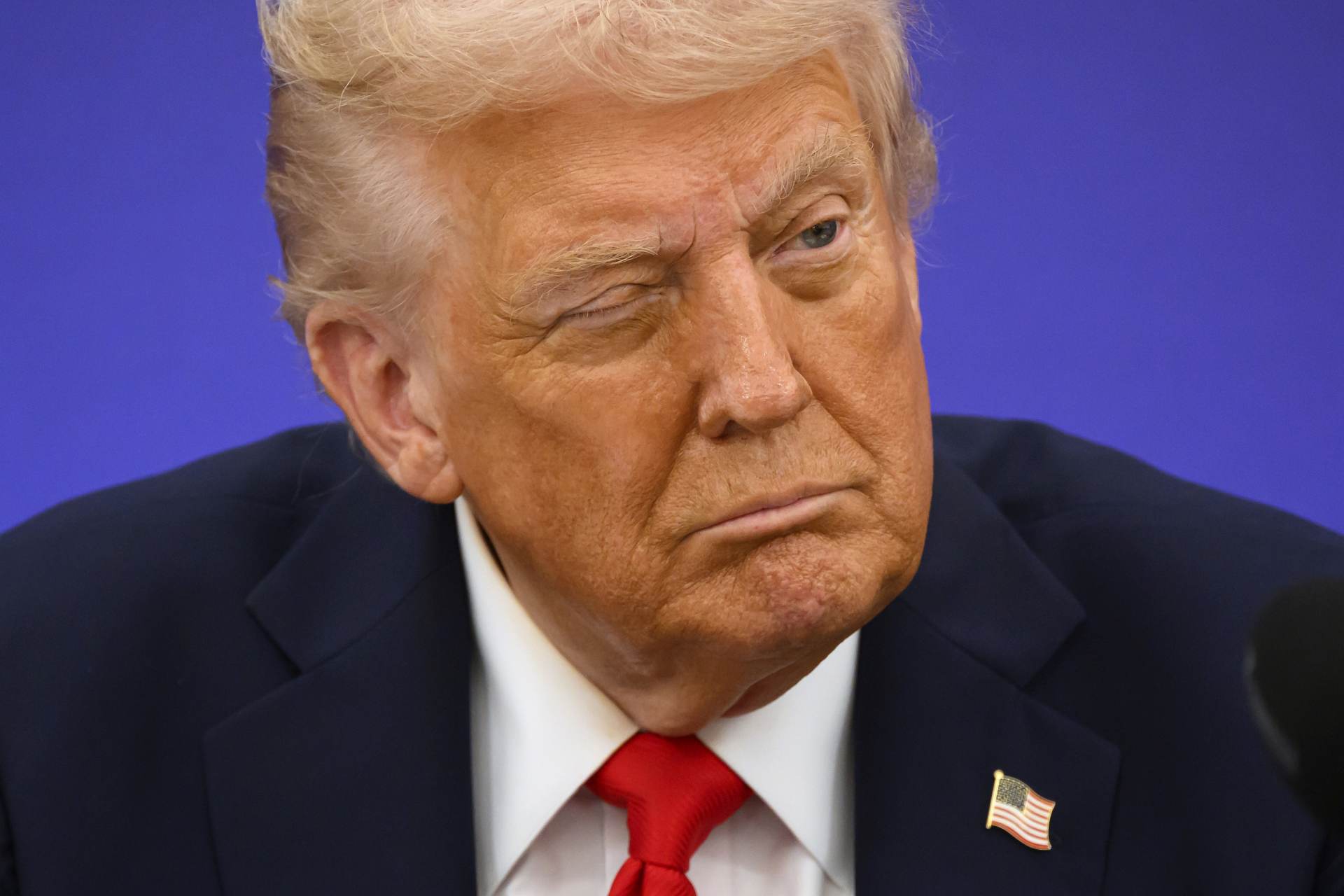 Trump řekl, že ho Putin zklamal, se Starmerem probíral, jak na něj zvýšit tlak