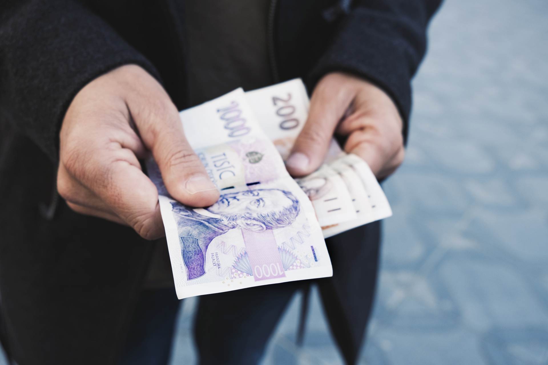 Důchody se ode dneška zvyšují a po reformě se zavádí i minimální penze 9800 Kč