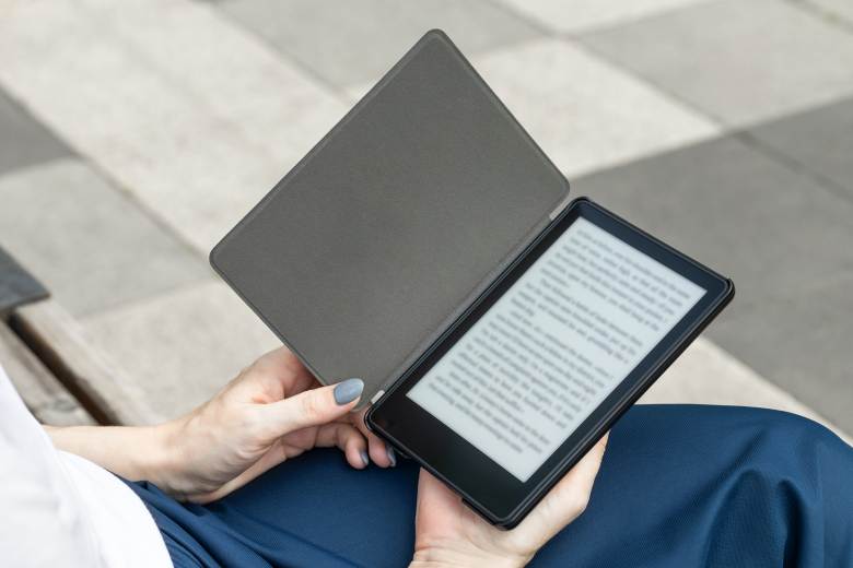 Malé knihovny na Pardubicku by mohly postupně začít nabízet také e-knihy