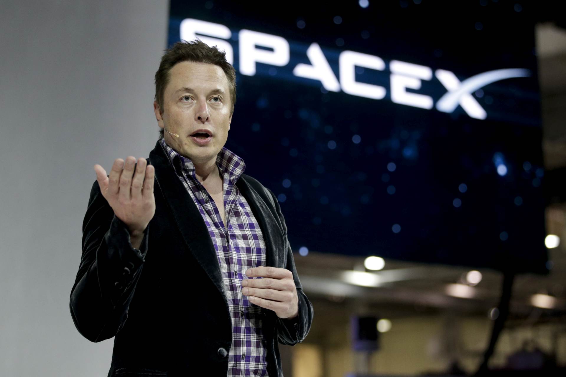 Forbes: Musk je prvním člověkem, jehož majetek překonal hranici 500 miliard USD