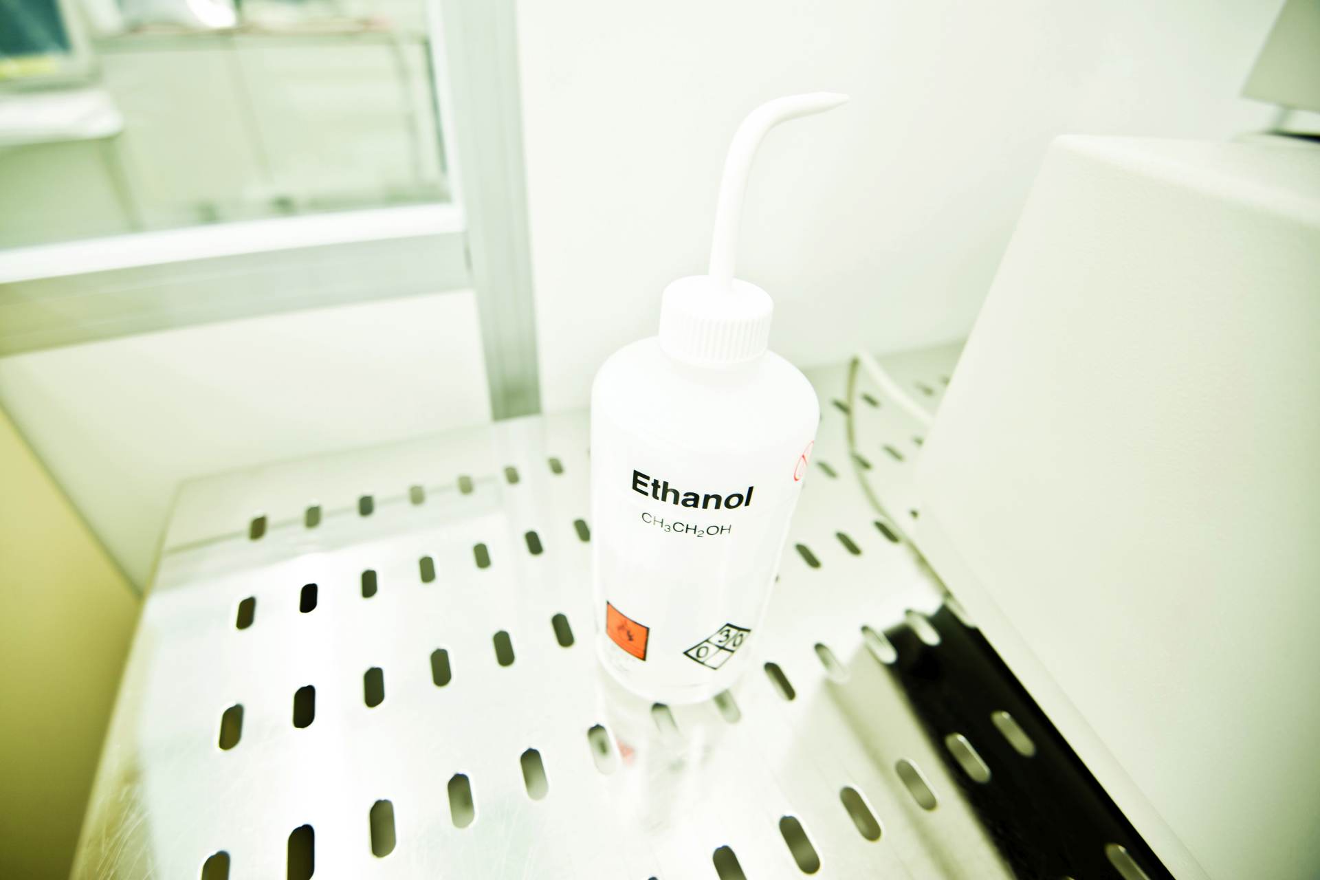 Lékařská společnost varuje před zákazem etanolu v dezinfekcích, je nejvhodnější