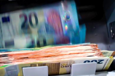 Výbor podpořil povinnost hlásit převoz vyšší hotovosti přes hranice