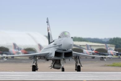 Německo Scholz armáda letectví zbraně Eurofighter