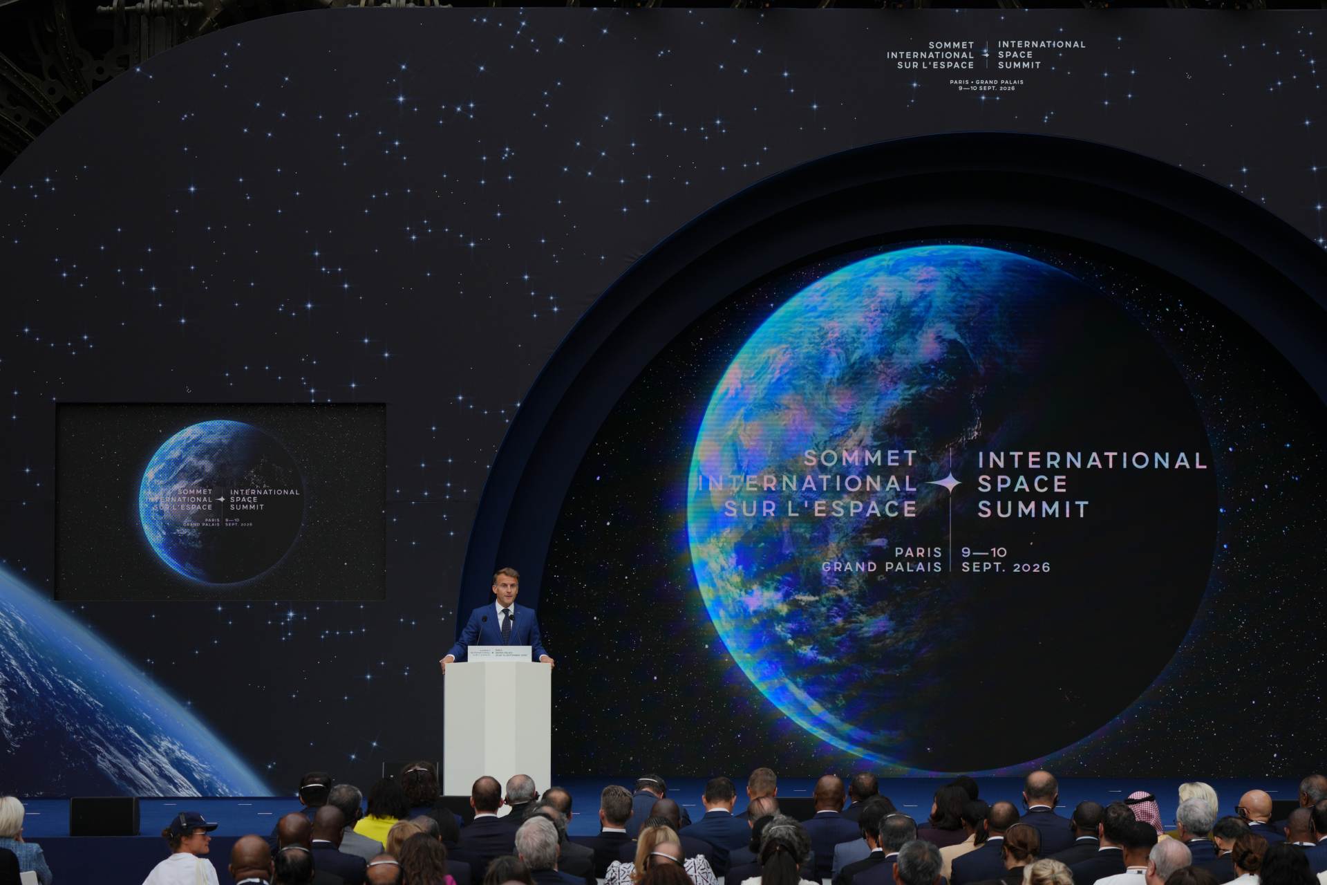 Macron vyzval k evropským pilotovaným letům do vesmíru do deseti let