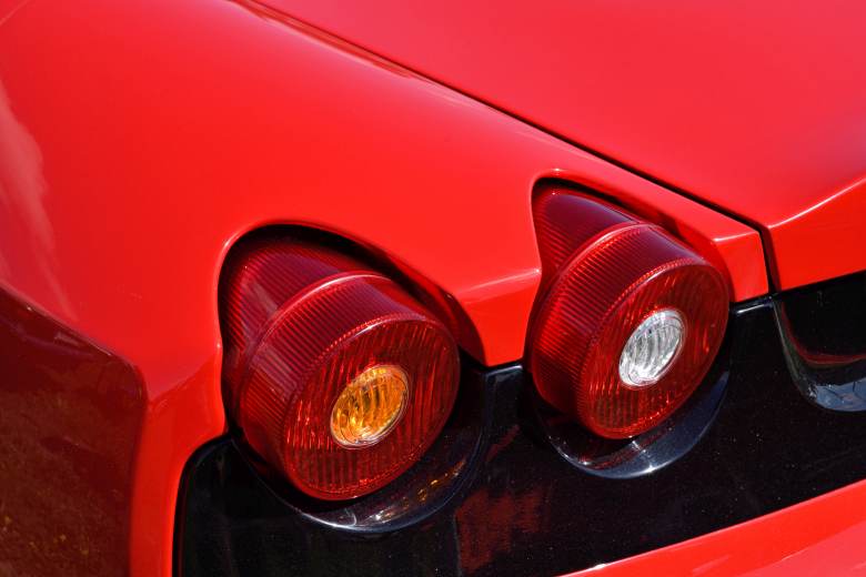 Miliardář Strnad kupuje dovozce vozů Ferrari, společnost Scuderia SF