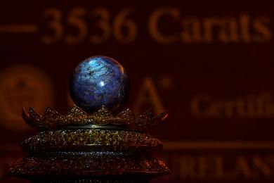 Na Srí Lance byl nalezen vzácný fialový safír, největší svého druhu