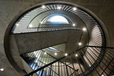 Filozofická fakulta v Brně výjimečně ukázala lidem depozitář se statisíci knih