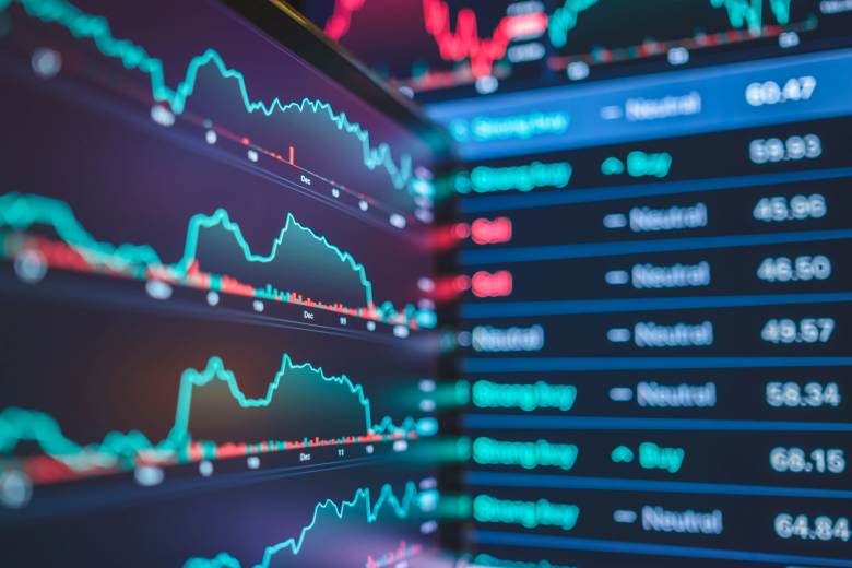 Analytici: Dopad závěrů summitu NATO na ekonomiku a finanční trhy je omezený
