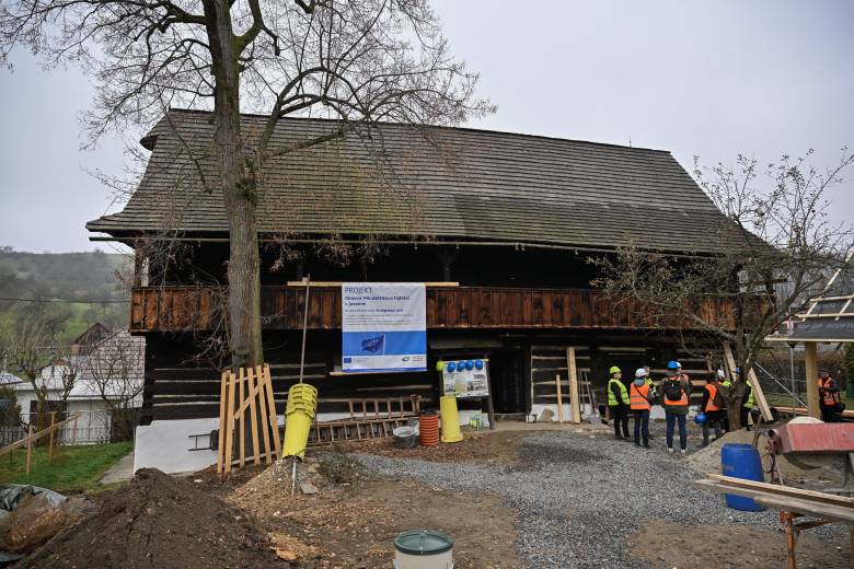 Národní muzeum v přírodě rekonstruuje Mikuláštíkovo fojtství v Jasenné