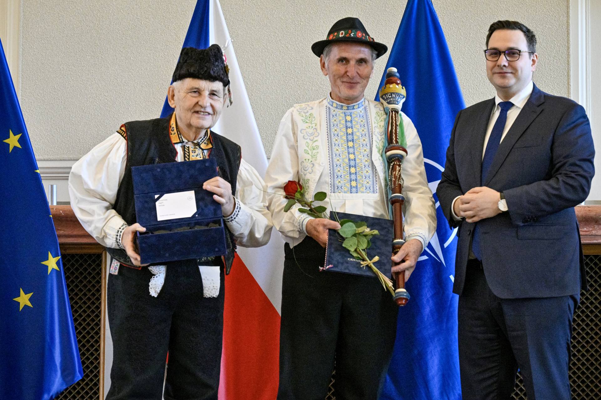  ČR společnost diplomacie ocenění 