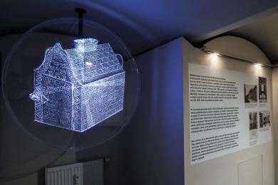 Projektory v muzeu židovské Moravy vytvářejí iluzi historických artefaktů