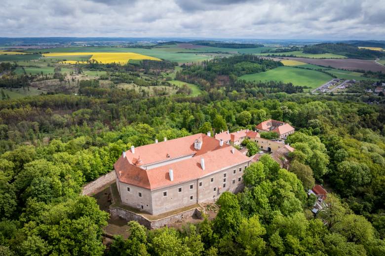 Hrad Sádek, někdejší školu na Třebíčsku, chce majitel zpřístupnit veřejnosti