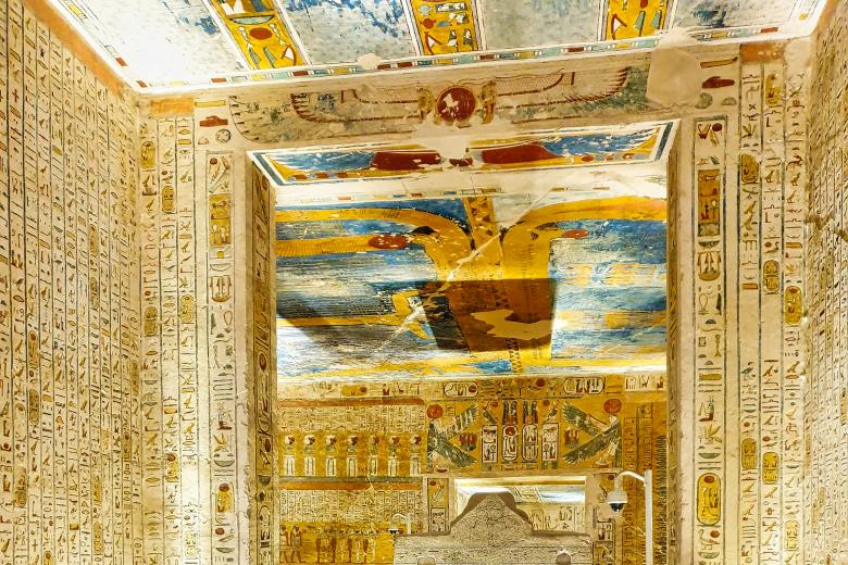 Archeologové našli v 63 hrobkách řadu artefaktů z poslední egyptské dynastie Archeologové našli v 63 hrobkách řadu artefaktů z poslední egyptské dynastie