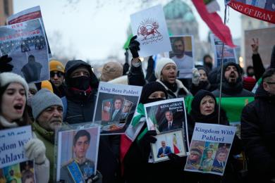 Při íránských protestech zemřelo již 62 lidí, Chameneí odmítá ustoupit