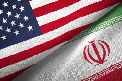 USA oznámily ukončení úderů na Írán, ten uvedl, že zaútočil na Bahrajn a Kuvajt