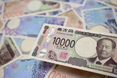 Japonská centrální banka nechala základní úrok na 0,75 procenta, zhoršila výhled