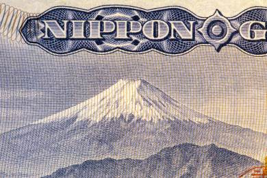 Japonská ekonomika v prvním čtvrtletí po revizi dat klesla méně, než byl odhad