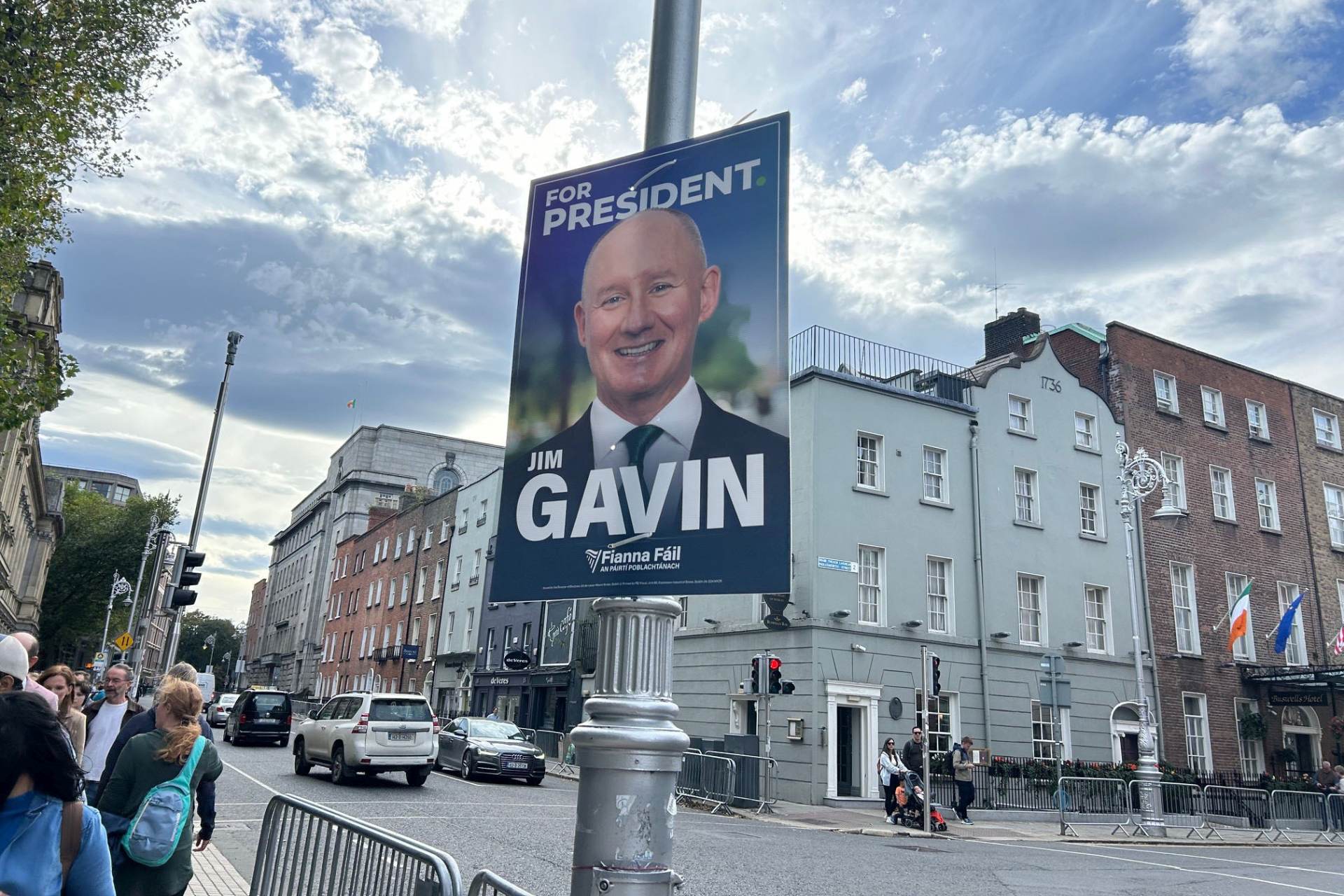 Kandidát Fianna Fáil na irského prezidenta odstoupil kvůli finančnímu skandálu