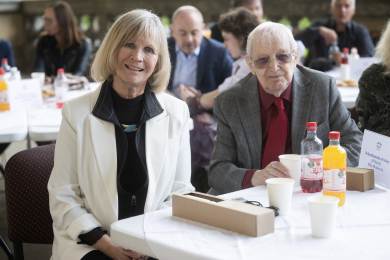 Do síně slávy rekordmanů vstoupila dvojice Suchý a Molavcová, diváky baví 50 let