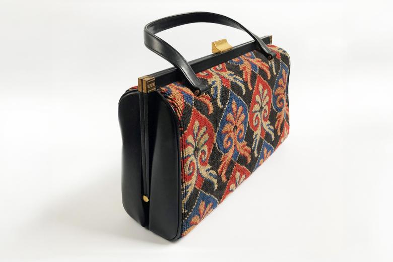 USA chtějí zablokovat spojení luxusních firem Tapestry a Capri