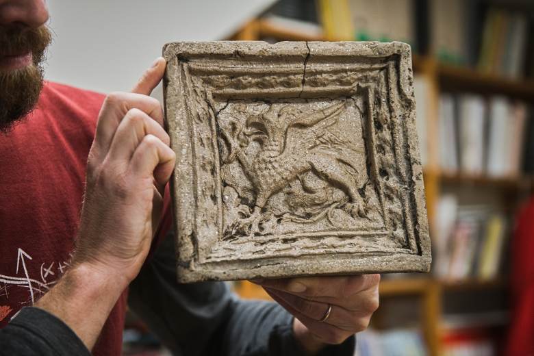 Archeologové pod budoucím JKC v Brně našli tisíce předmětů, a to i z pravěku