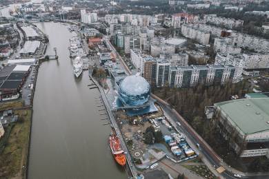 V Kaliningradu se na výročí invaze loni upálil muž, úřady to tajily, píše server