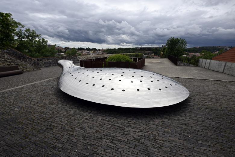 Ocelové dílo Jana Kaplického, které se loni objevilo po 20 letech, je v Praze