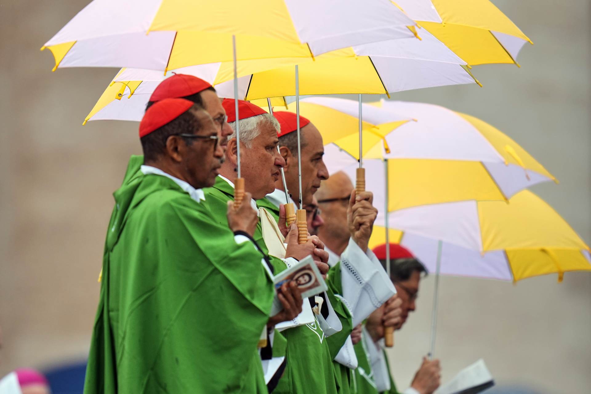Papež Lev XIV. podepsal svůj zatím nejdůležitější dokument, má se věnovat chudým