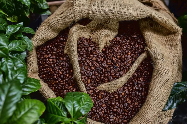 Cena kávy arabica pokračuje kvůli obavám o dodávky v růstu na nové rekordy Cena kávy arabica pokračuje kvůli obavám o dodávky v růstu na nové rekordy