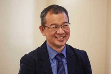 Cenu pro zahraničního bohemistu se dnes převzal Japonec Keniči Abe Cenu pro zahraničního bohemistu se dnes převzal Japonec Keniči Abe