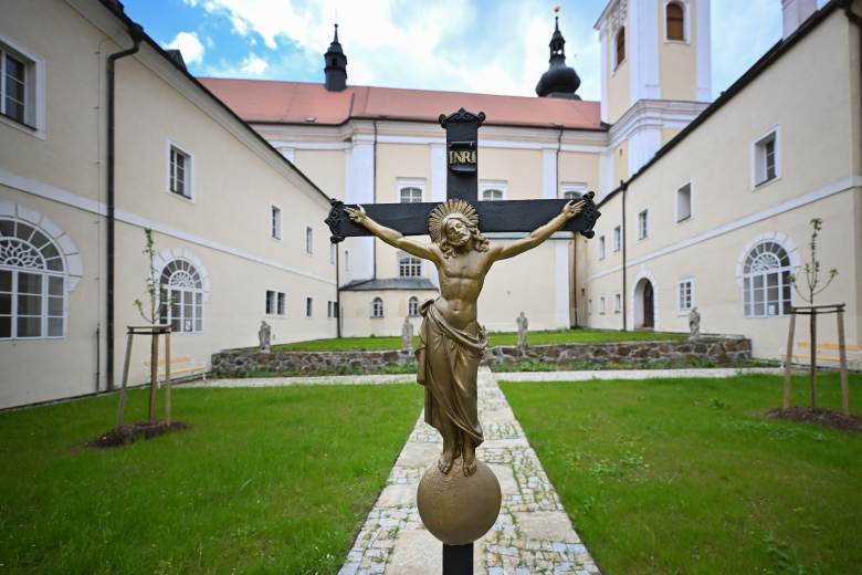 Obnovený rajský dvůr v jindřichohradeckém klášteře mohou lidé navštívit zdarma
