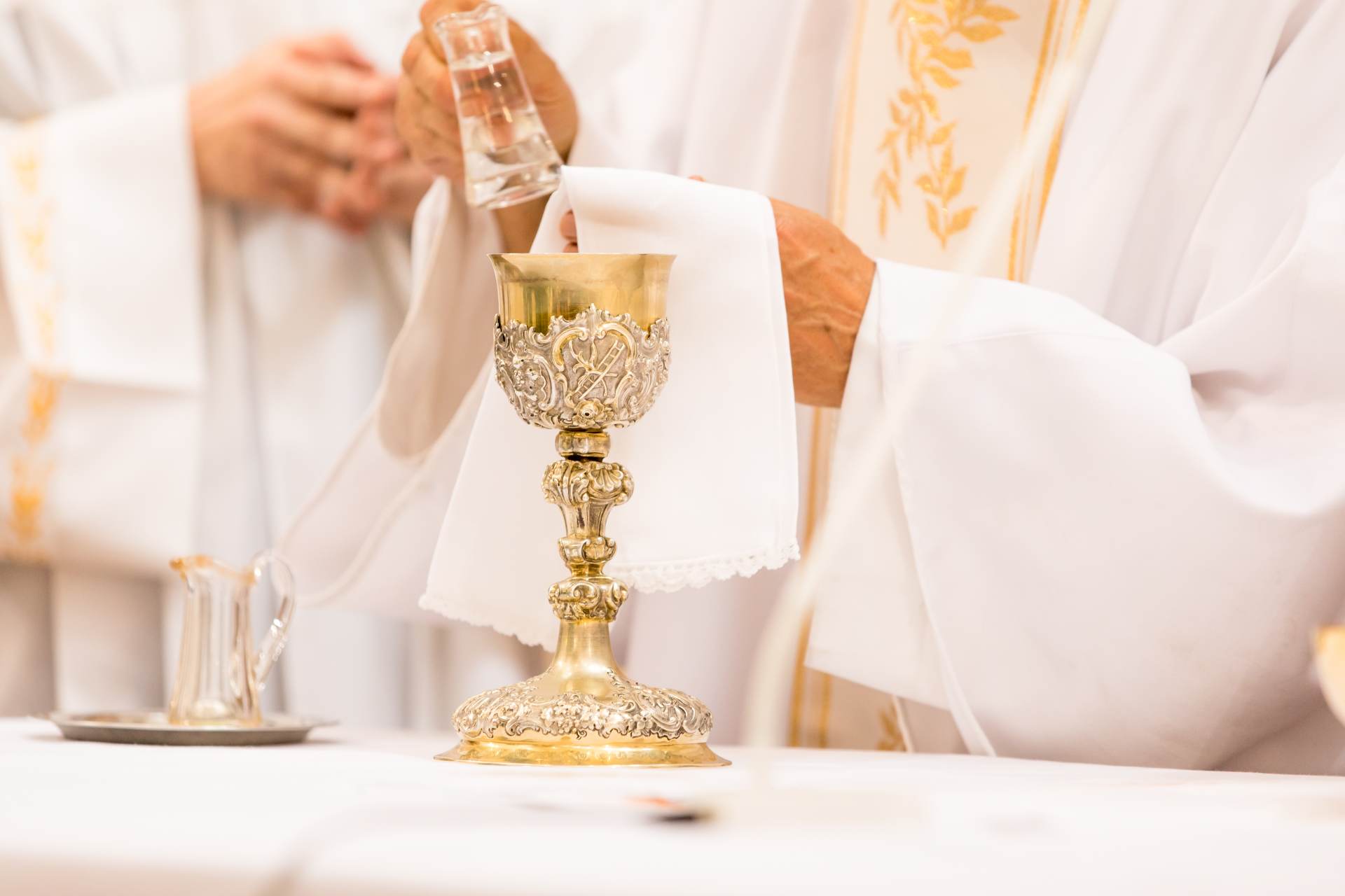 Vatikán tvrdí, že počet katolíků ve světě roste, kněží ale ubývá