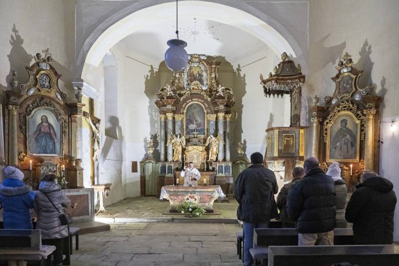 Po desítkách let se poprvé konala štědrovečerní bohoslužba v kostele v Pěkné