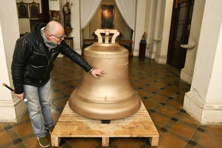 Kostel svatého Vojtěcha v Příbrami získal po více než 80 letech chybějící zvon Kostel svatého Vojtěcha v Příbrami získal po více než 80 letech chybějící zvon