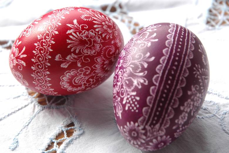 Výstava Kraslice v Kraslicích nabídne tradiční kraslice i krojované panenky