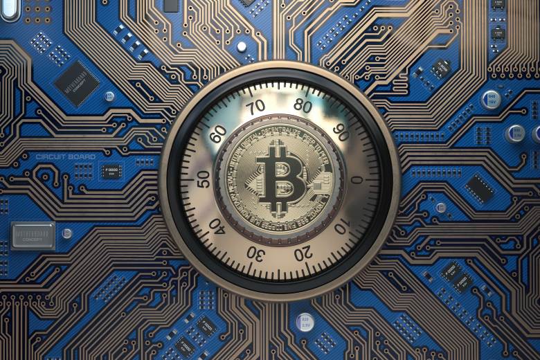 Průzkum: Češi stále investují hlavně do nemovitostí, roste zájem o kryptoměny