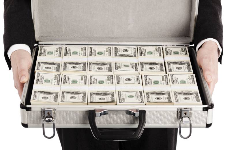 Policie letos stíhala stovky lidí kvůli tzv. praní špinavých peněz