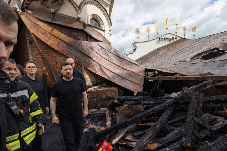 Rusko podniklo další útok na Kyjev, v proslulém klášteru vypukl požár