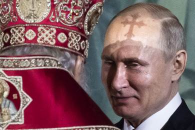 Patriarcha Kirill na pravoslavné Vánoce žehnal křížům určeným pro invazní vojáky Patriarcha Kirill na pravoslavné Vánoce žehnal křížům určeným pro invazní vojáky