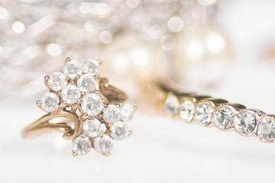 Vietnam kuriozity odpady prsten