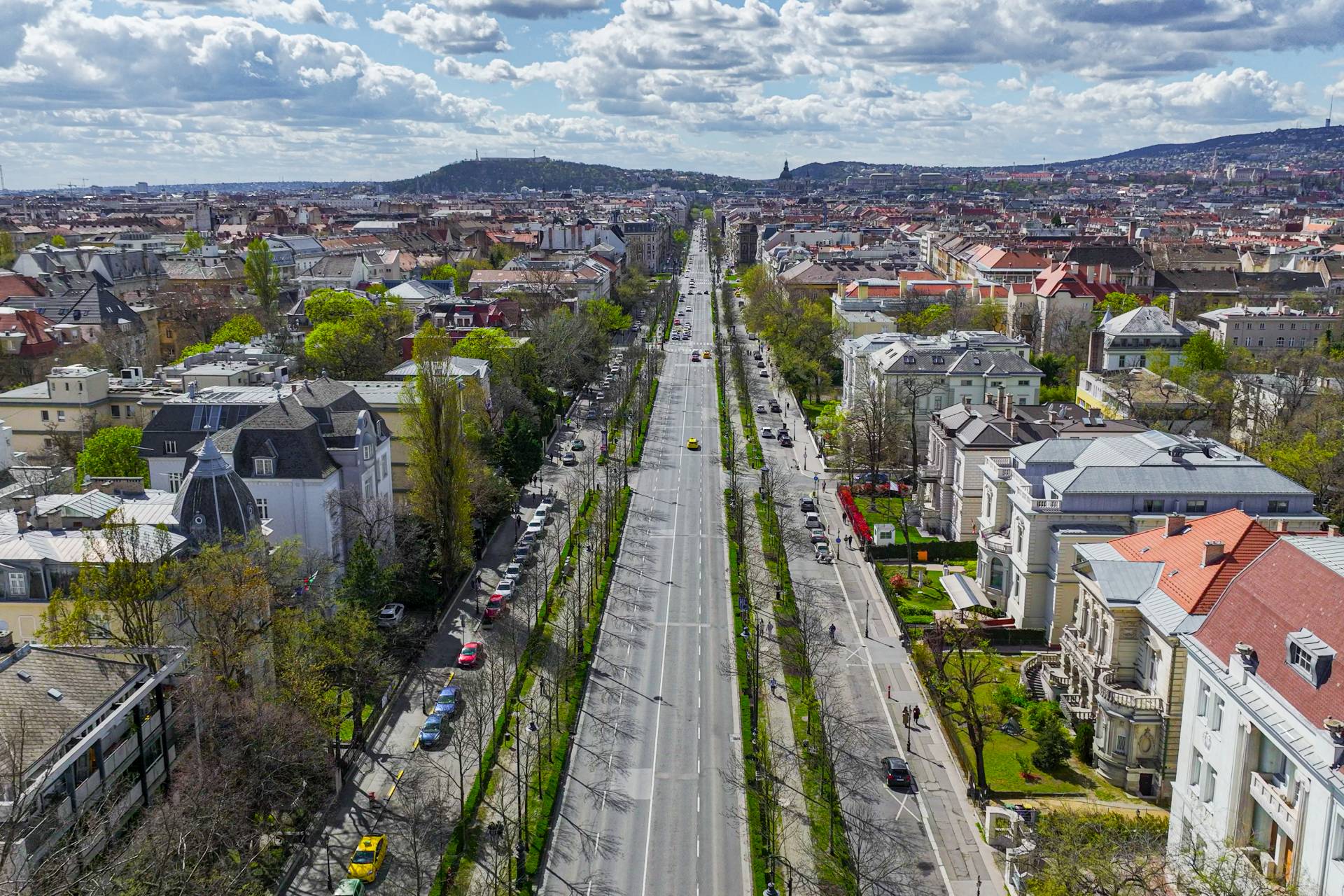 Agentura Moody's zhoršila výhled ratingu Maďarska, obává se o miliardy z EU